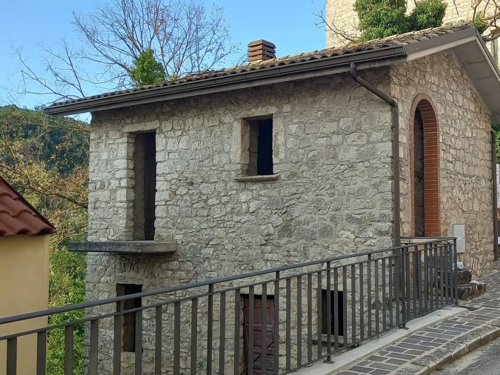 Casa indipendente a Carpinone in via roma 63 - Foto 3