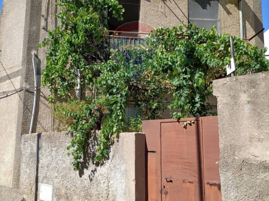 Casa indipendente a Gonnosfanadiga in Via Sant'Elia - Foto 4