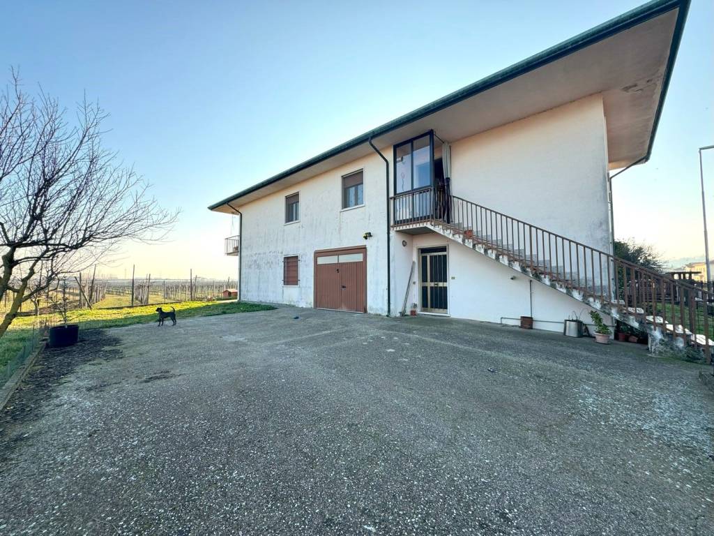 Rustico / casale a Monteforte d'alpone in Via Dante Alighieri - Foto 2