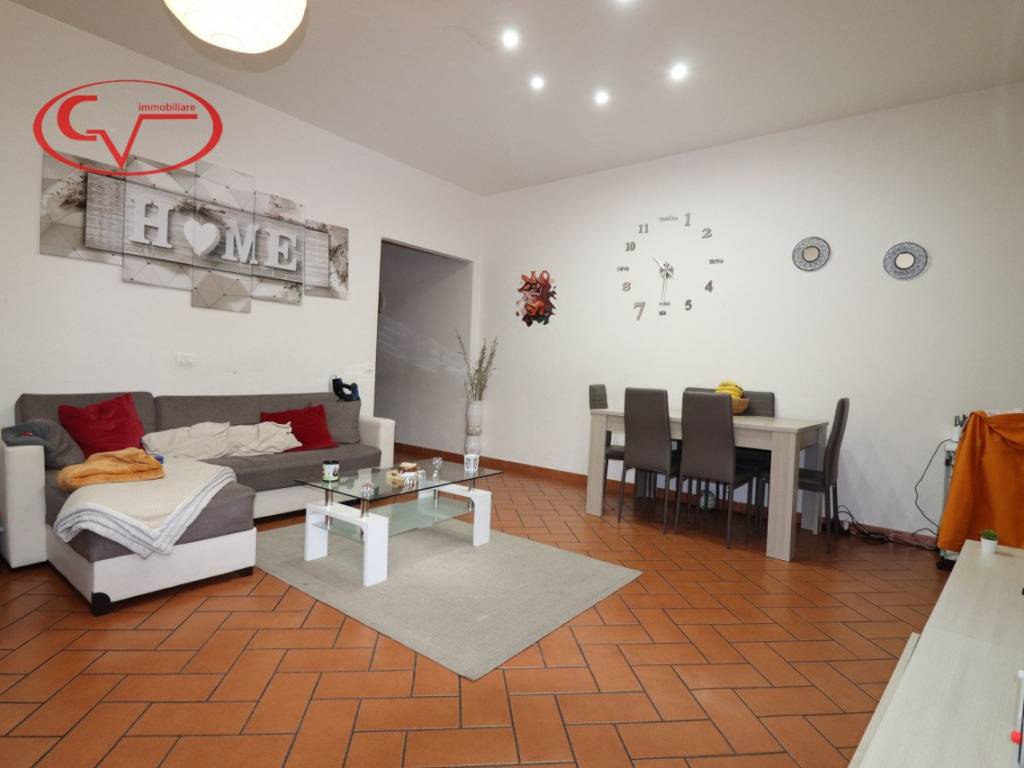 Appartamento a Montevarchi in Via Roma - Foto 2