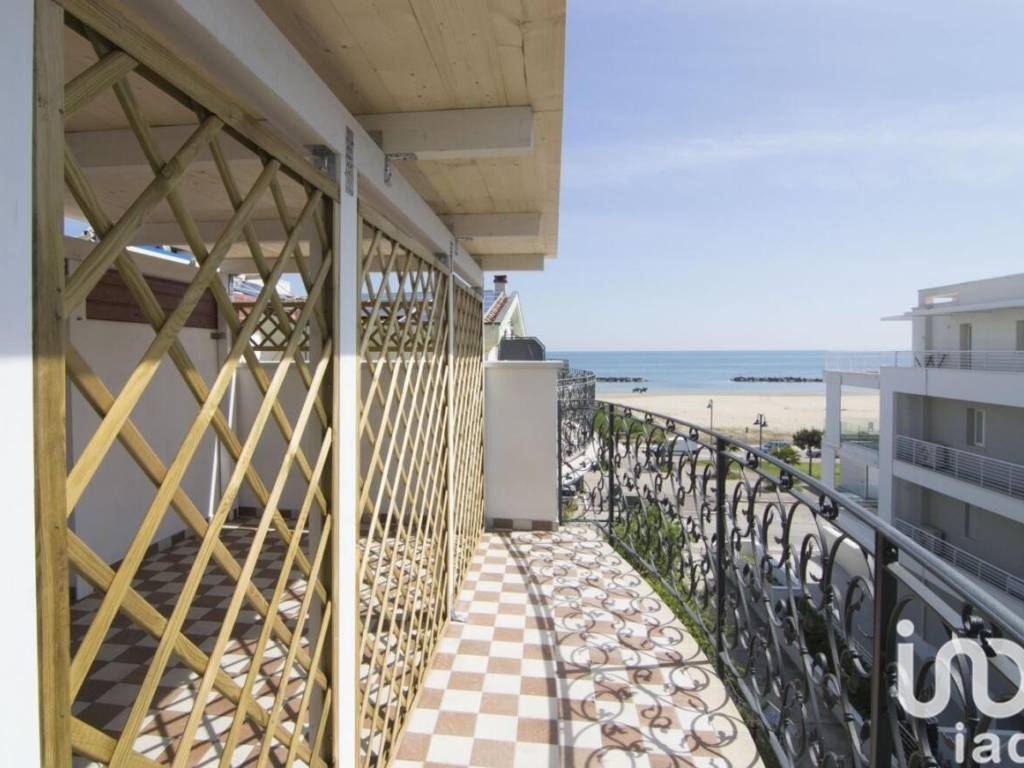 Appartamento a Roseto degli abruzzi in Lungomare Trento - Foto 2