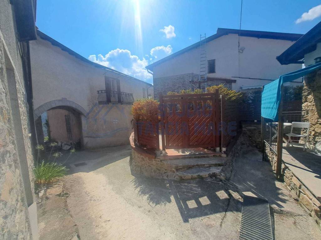 Villetta a schiera a Molini di triora in Via IV Novembre - Foto 3