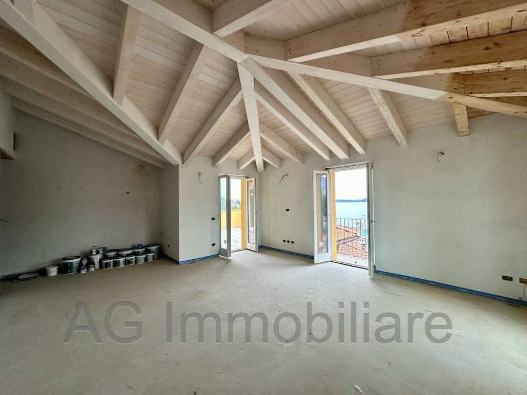 Attico / mansarda a Verbania in Via Mario Bobbio, 14 - Foto 4