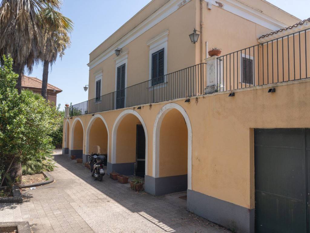 Villa a Catania in Via Pietro De Logu - Foto 4