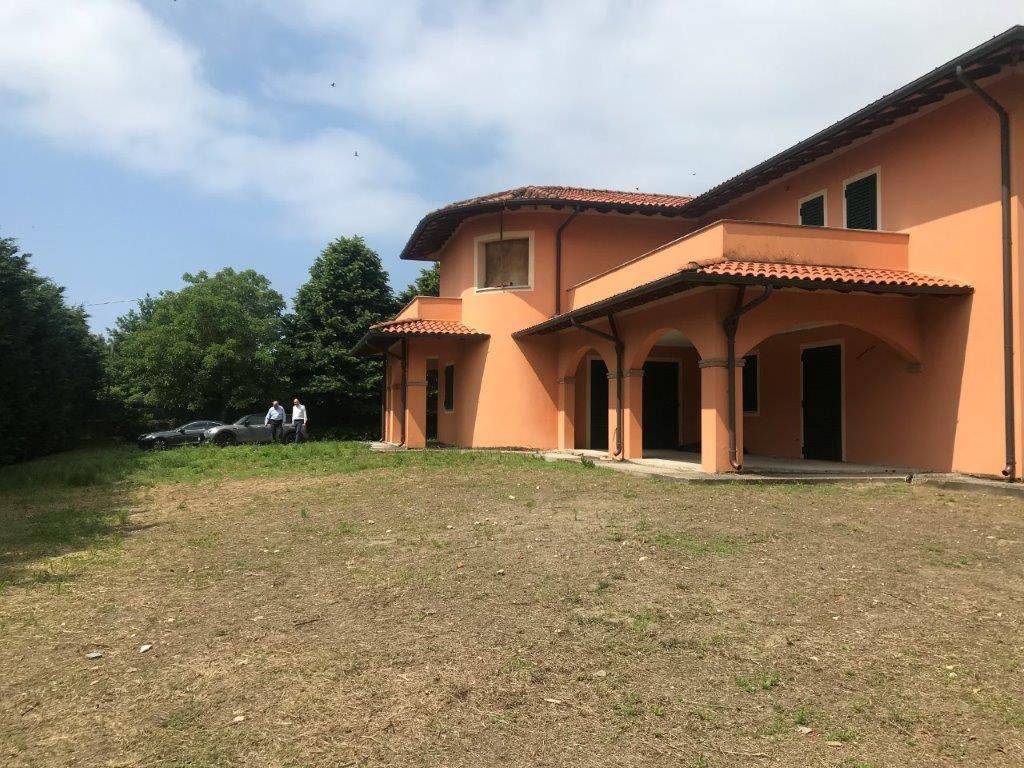 Villa a Forte dei marmi in Via Papa Giovanni XXIII - Foto 3