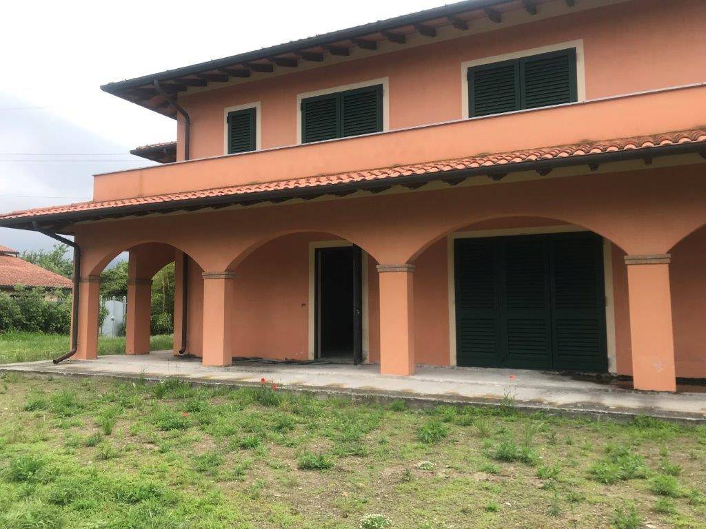 Villa a Forte dei marmi in Via Papa Giovanni XXIII - Foto 5