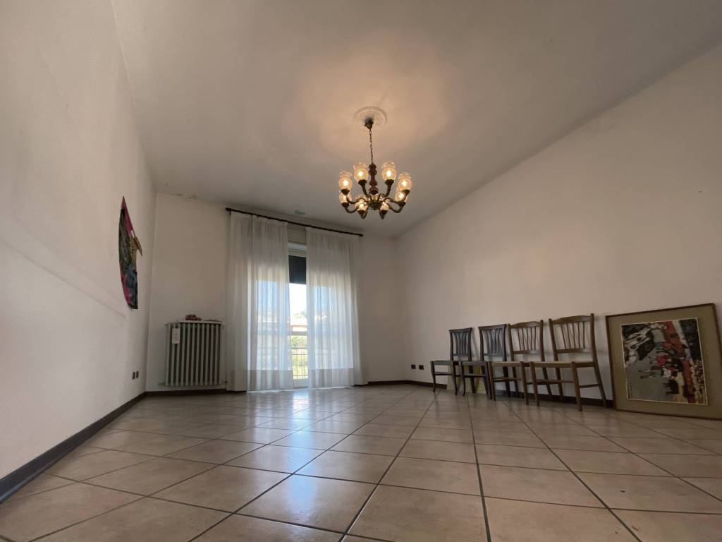 Appartamento a Gavirate in Via Cornelio Rovera, 38 - Foto 2
