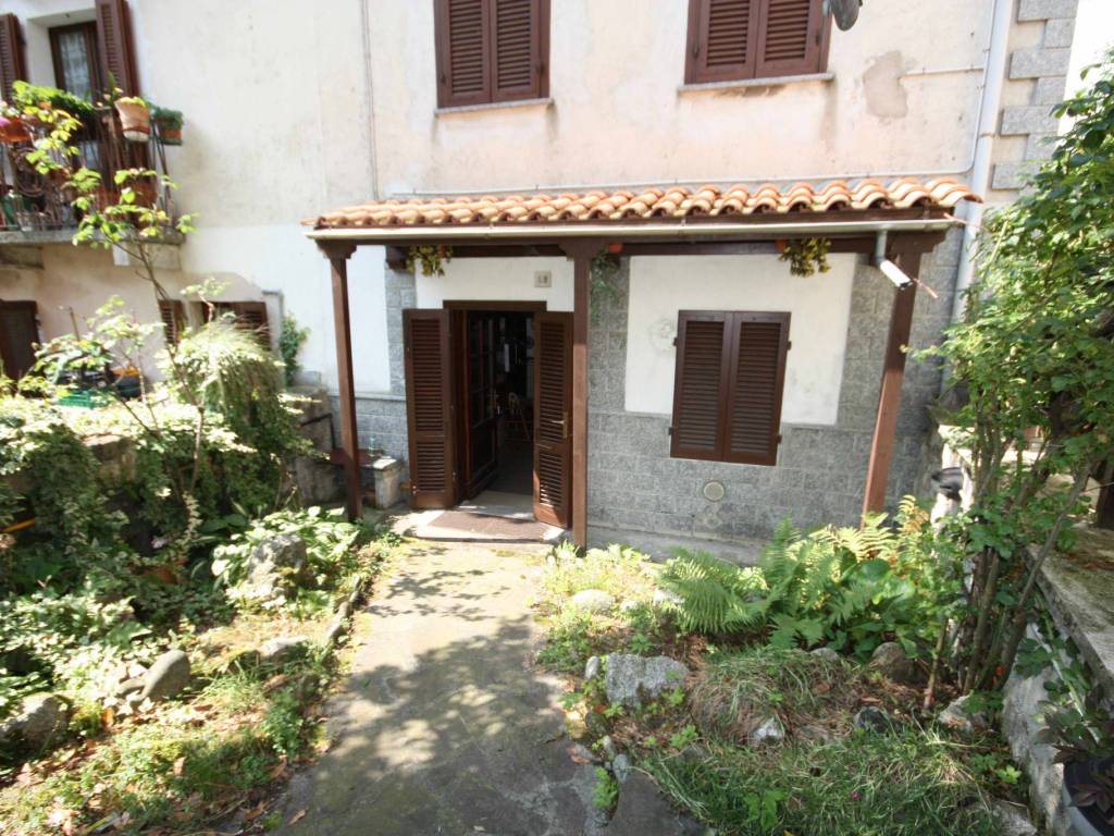 Casa indipendente a Varallo in Via Fratelli Varalli, 58 - Foto 3