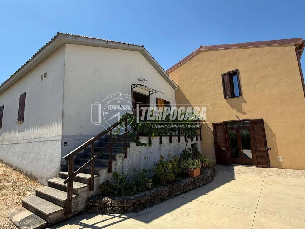 Palazzo / stabile a Bauladu in Strada Santa Vittoria 6 - Foto 3