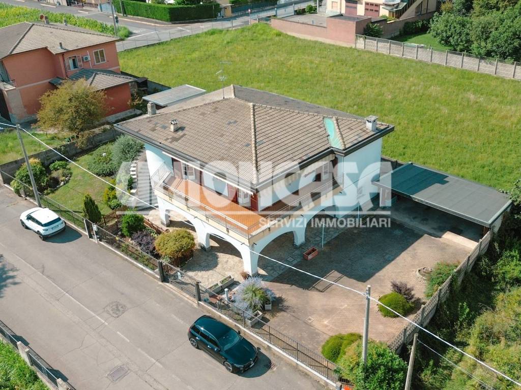 Villa a Rovello porro in Via Como - Foto 2