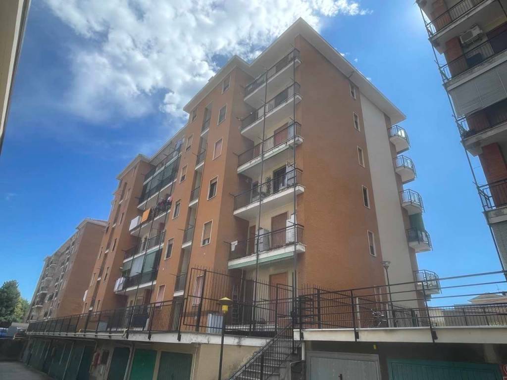 Appartamento a Biella in Via Oreste Mombello, 4 - Foto 4