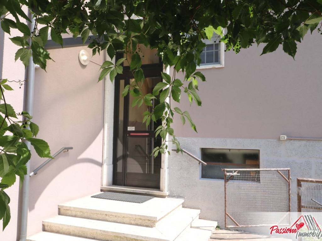 Appartamento a Verona in Via Giovanni Segantini, 4 - Foto 2