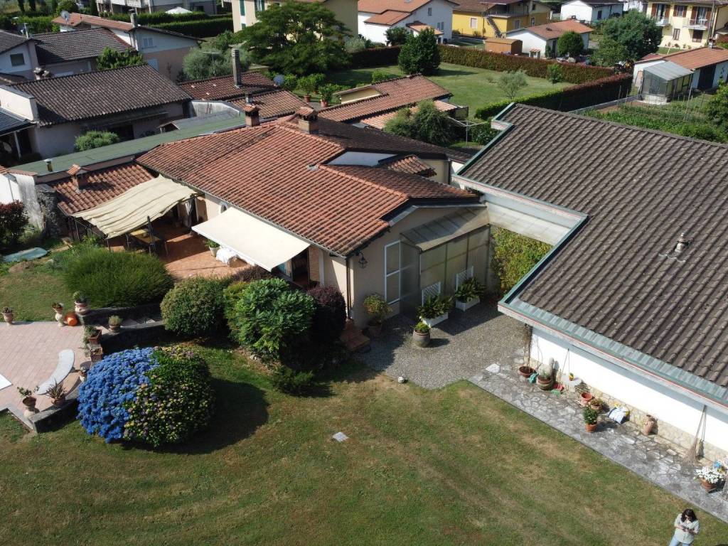 Villa a Barga in Via 25 Aprile - Foto 2