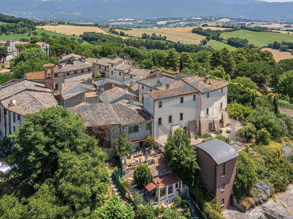 Palazzo / stabile a Todi in Vocabolo Rosceto - Foto 2