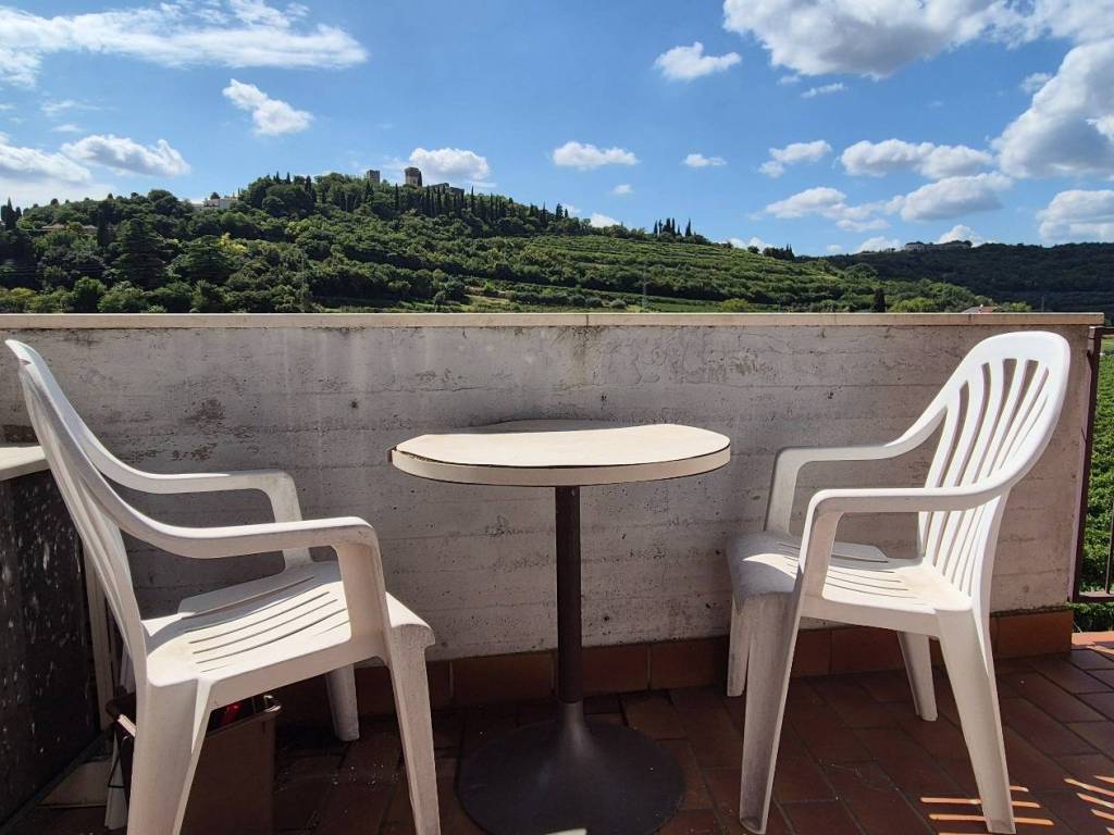 Appartamento a Verona in Via dei Faggi - Foto 2
