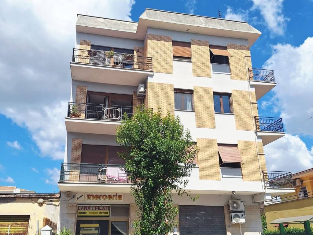 Appartamento a Aprilia in Via Costantino, 30 - Foto 2