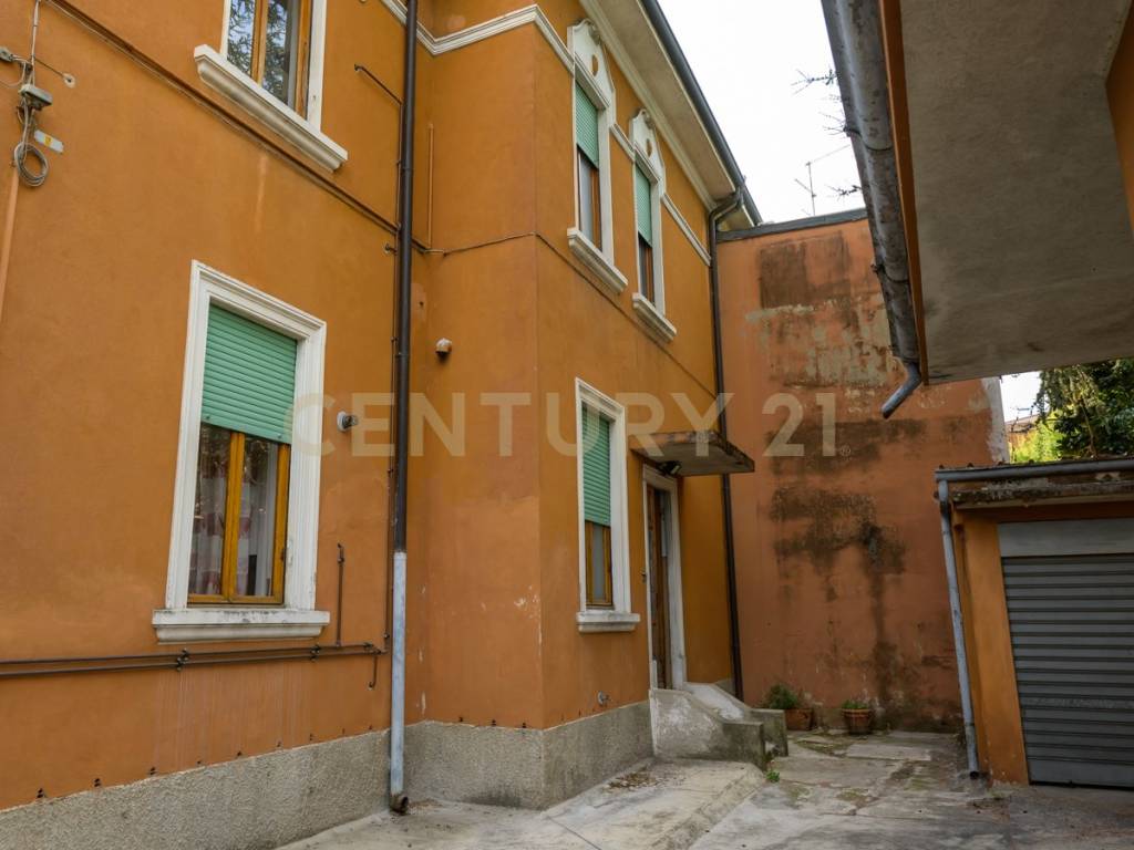 Villa a Verona in Via Giovanna Murari Brà, 27 - Foto 4