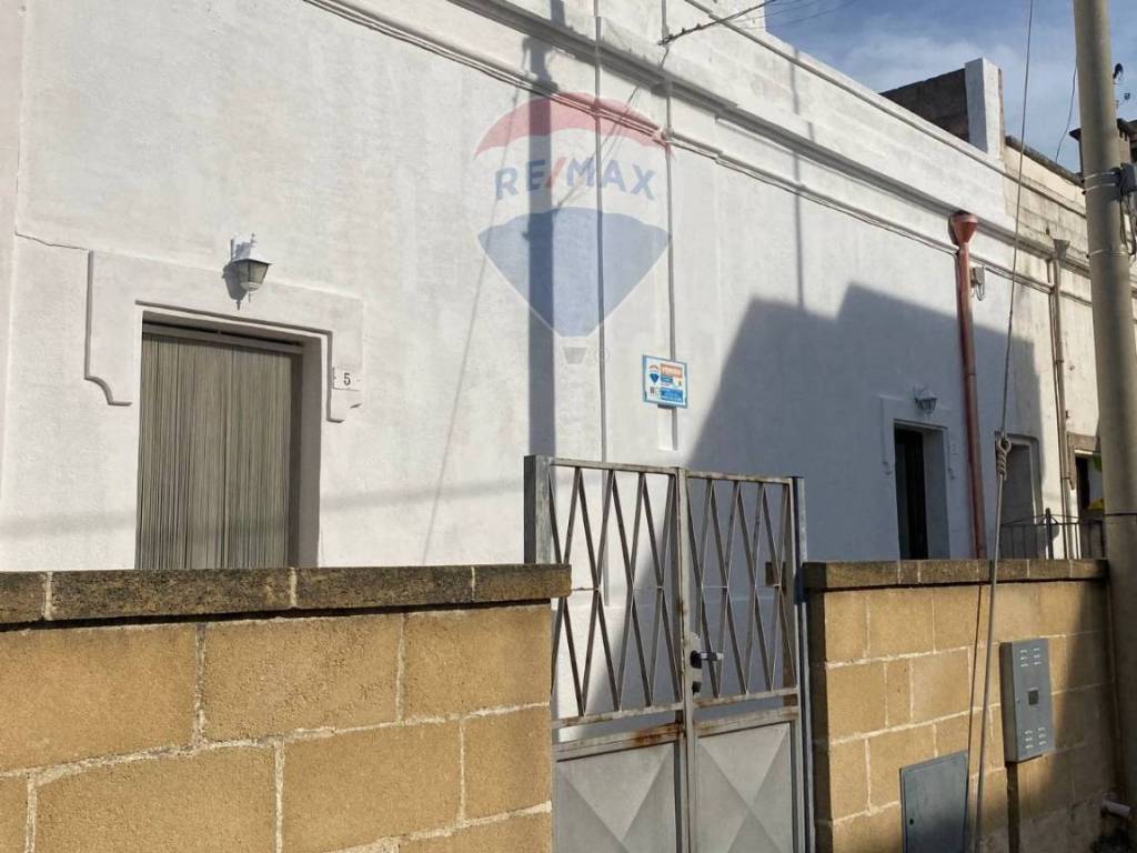 Casa indipendente a Castrignano del capo in Via Giulio Cesare - Foto 3