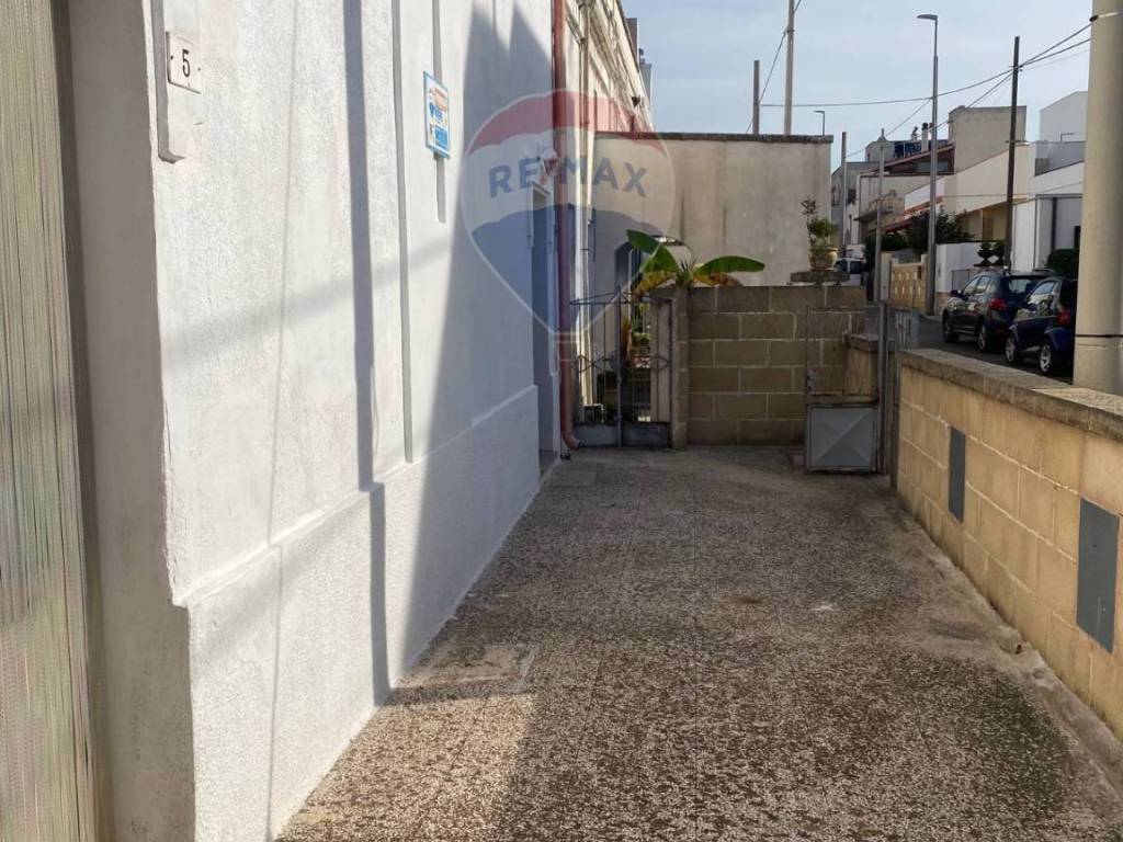 Casa indipendente a Castrignano del capo in Via Giulio Cesare - Foto 4