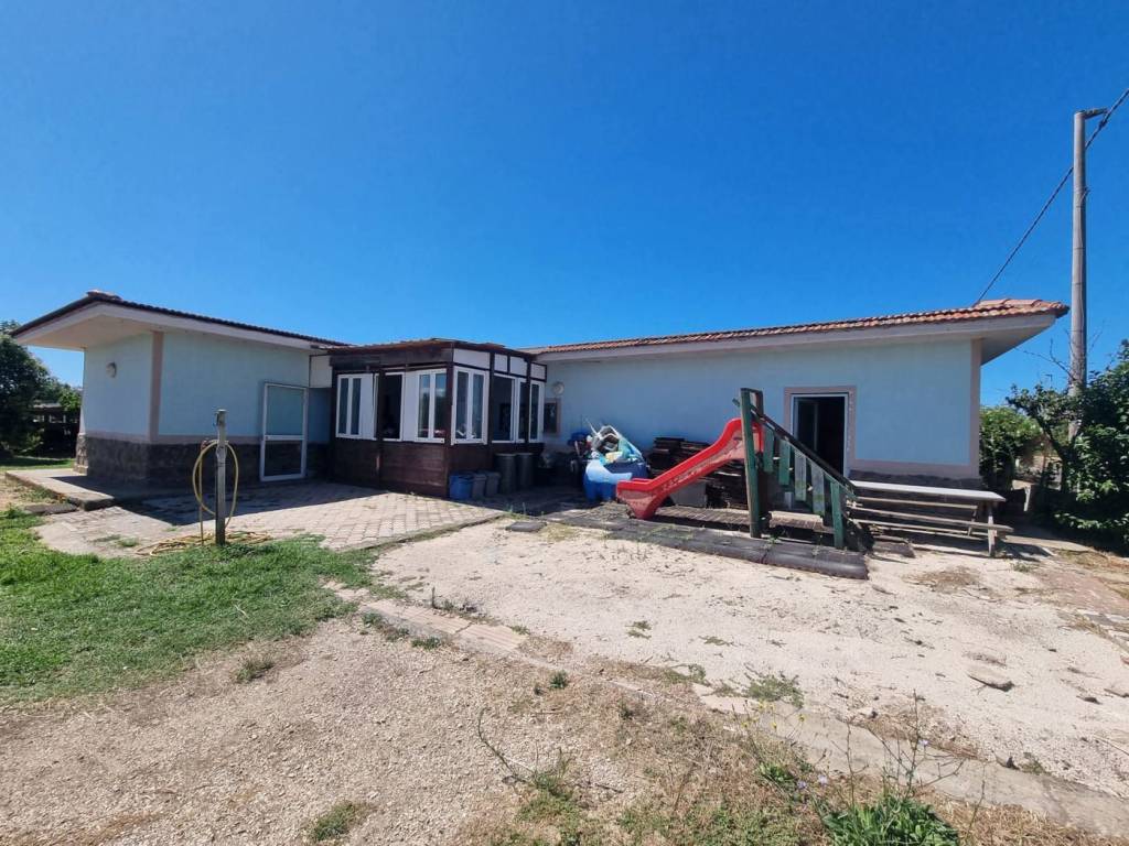 Casa indipendente a Aprilia in VIA VALLELATA, 52 - Foto 3