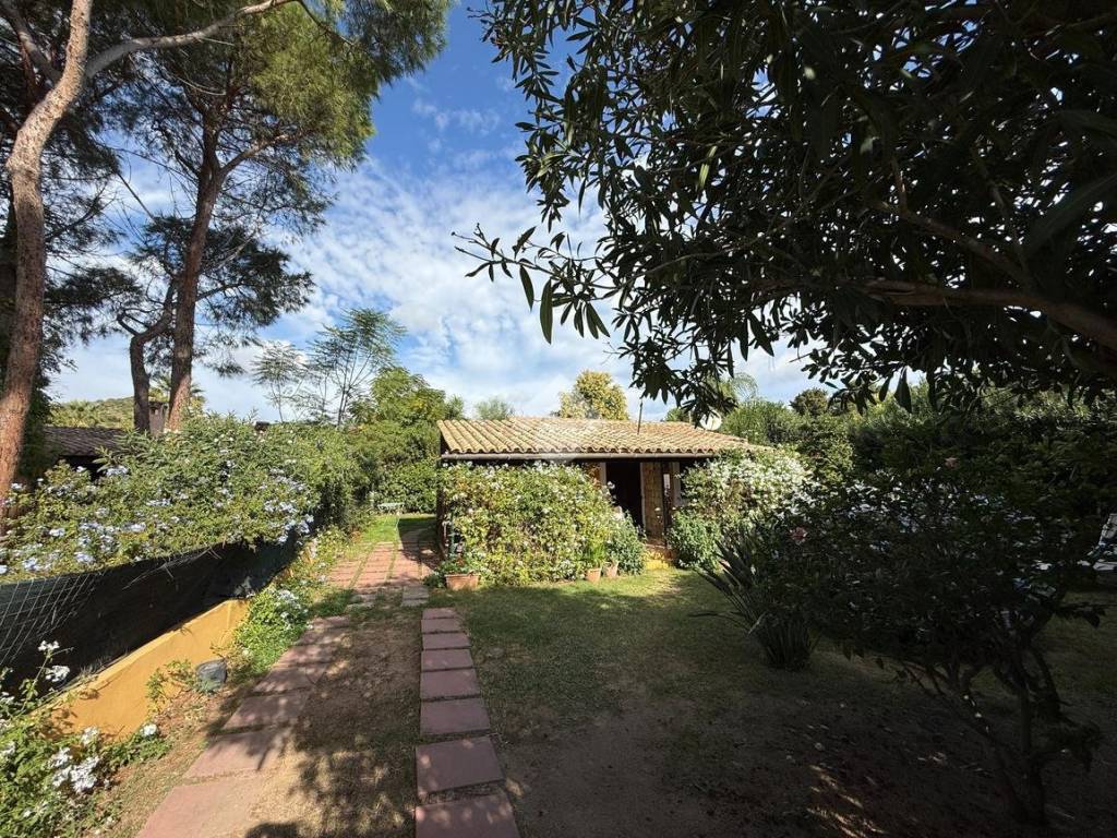 Villa a Villasimius in Viale Degli Asparagi, 21 - Foto 2