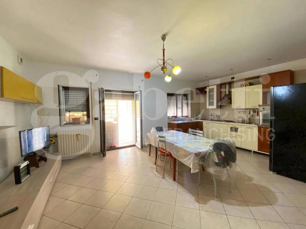 Appartamento a Trani in via Giuseppe Di Vittorio - Foto 4