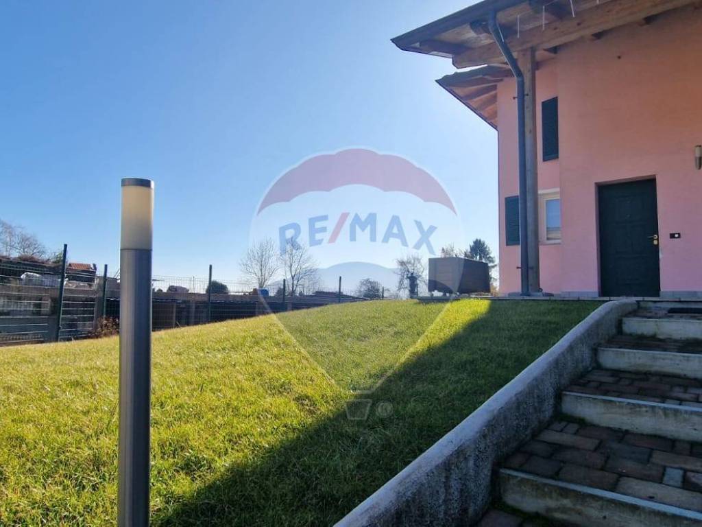 Villa a Massino visconti in Via per nebbiuno, 51 - Foto 2