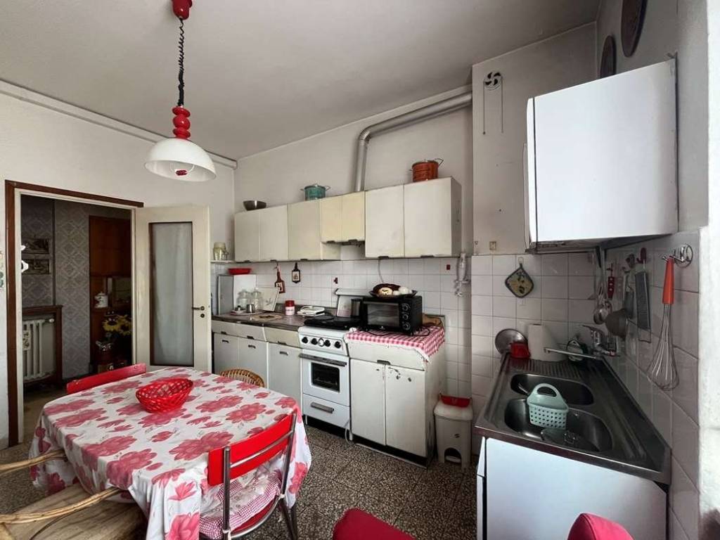 Appartamento a Vigevano in Via Alfonso d'Avalos, 23 - Foto 4