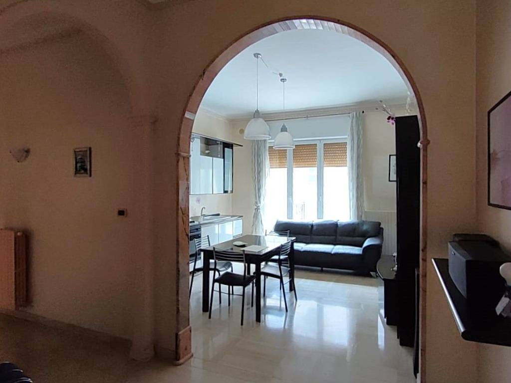 Appartamento a Ceglie messapica in Via Catullo - Foto 2