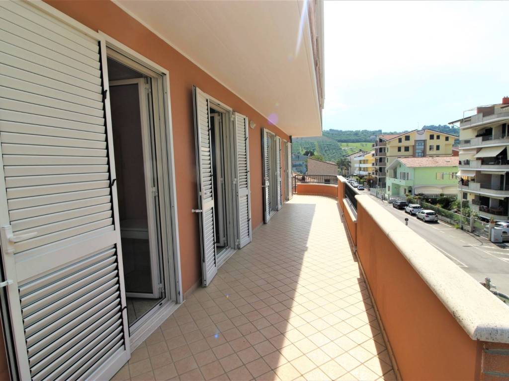 Appartamento a Tortoreto in Via Gabriele D'Annunzio - Foto 2