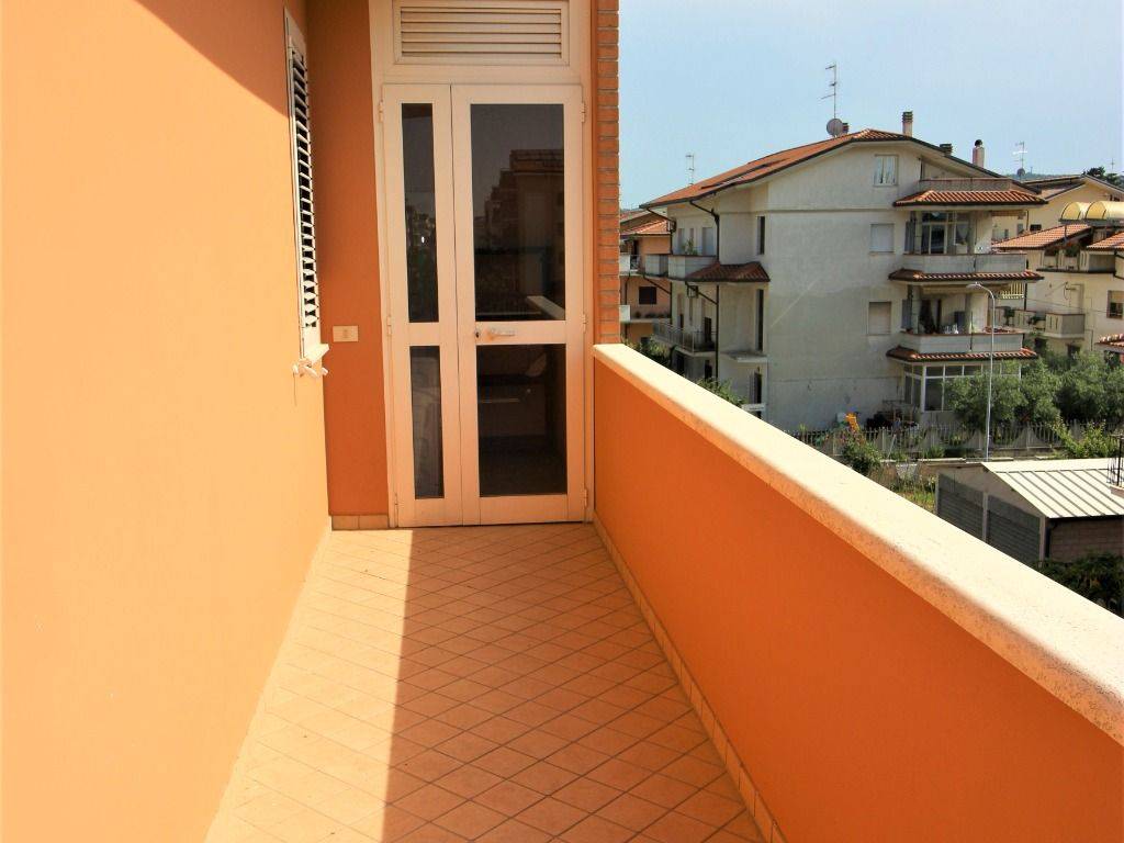Appartamento a Tortoreto in Via Gabriele D'Annunzio - Foto 3