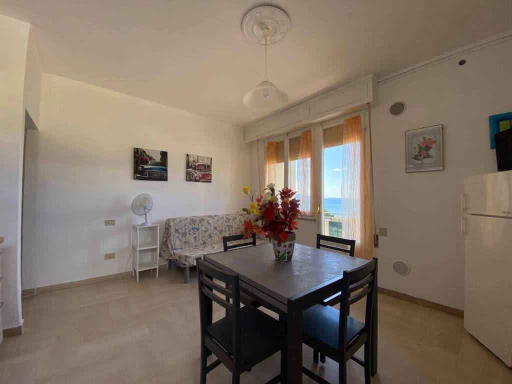 Appartamento a Follonica in Viale Italia, 114 - Foto 3
