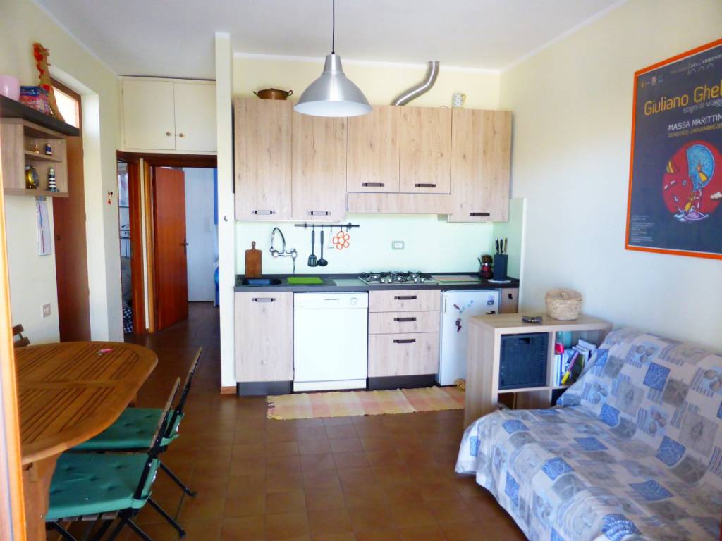 Appartamento a Follonica in Via Capri, 16 - Foto 2