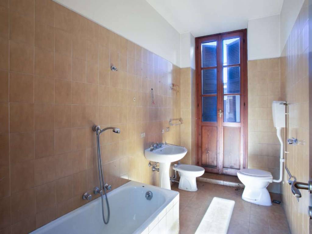 Appartamento a Borgomanero in via S. Giovanni 10 - Foto 5