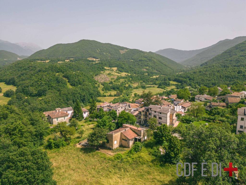Villa a Pescorocchiano in Via Sant'Angelo - Foto 4