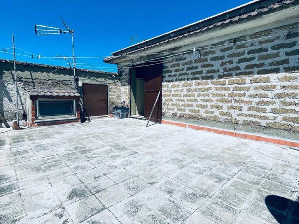 Appartamento a Fara in sabina in Salita di Santa Maria, 5 - Foto 2