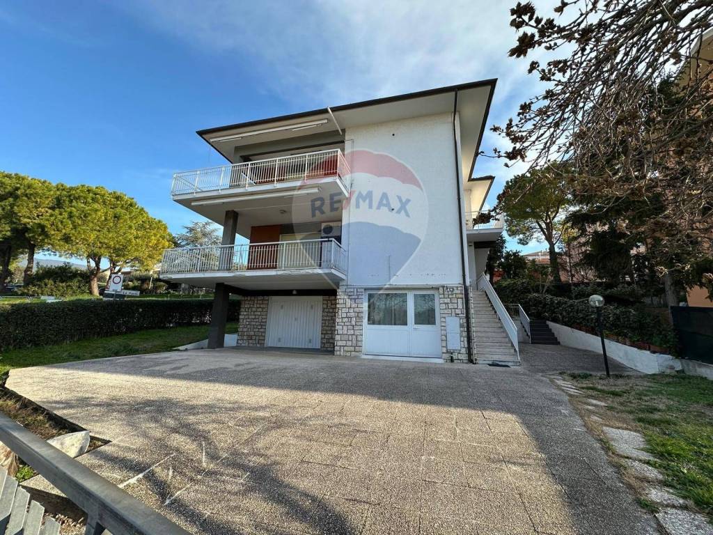 Appartamento a Sirolo in Via Cilea, 12 - Foto 2