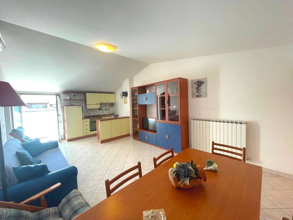 Attico / mansarda a Alba adriatica in Via dei Ludi, 29 - Foto 3