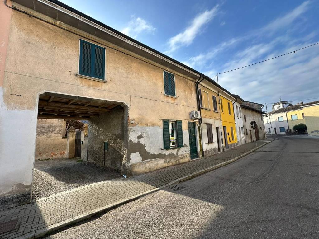 Casa indipendente a Corteolona e genzone in via xx settembre 24 - Foto 2
