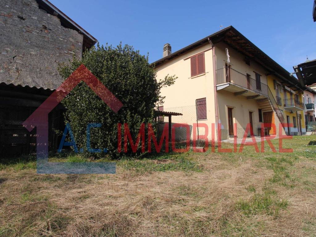Appartamento a Vergiate in Via Felice Cavallotti, 6 - Foto 3