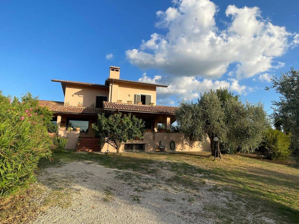 Villa a Fara in sabina in Via Tagliamento - Foto 2