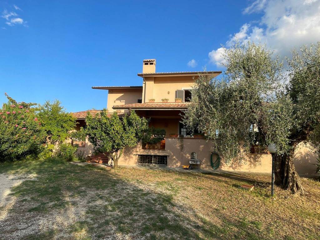 Villa a Fara in sabina in Via Tagliamento - Foto 4