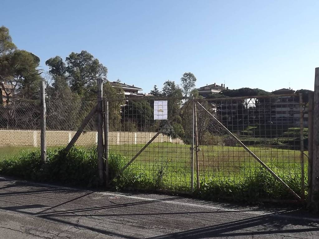 Terreno a Roma in Via degli Estensi, 63 - Foto 1