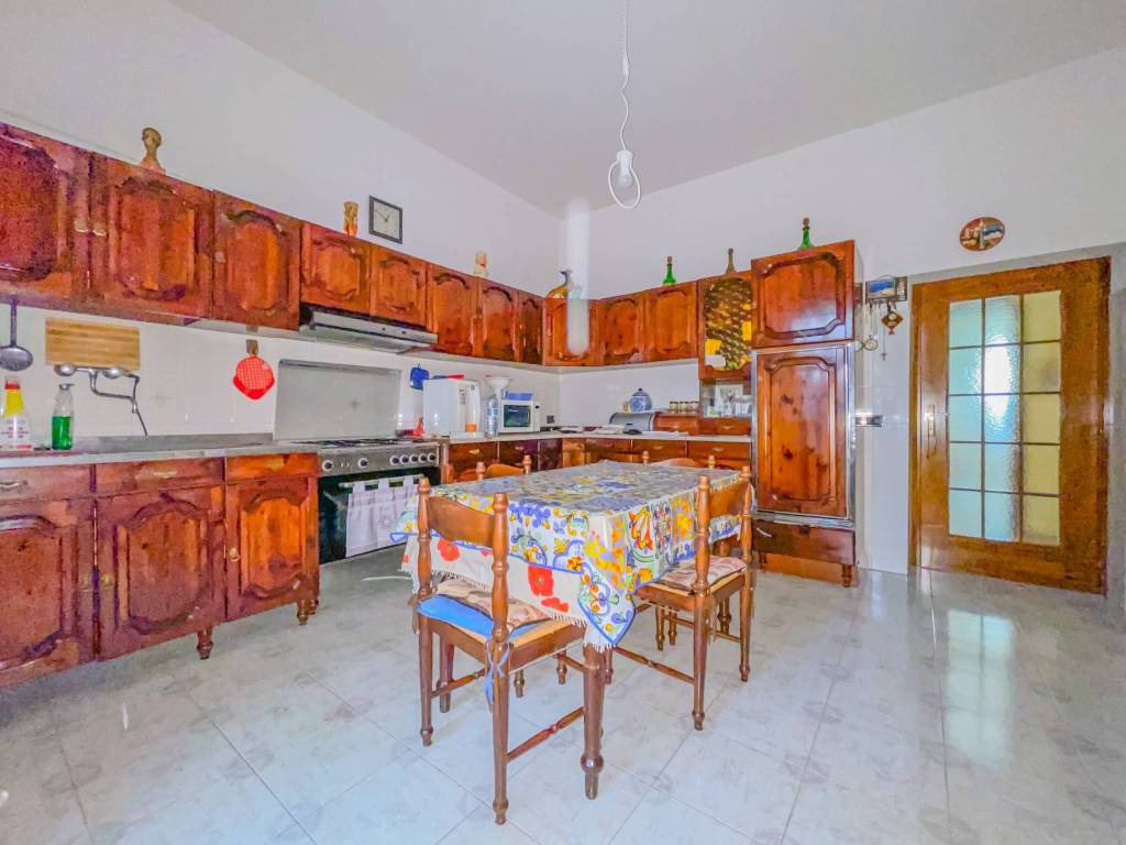 Appartamento a Aprilia in Via Domiziano - Foto 4