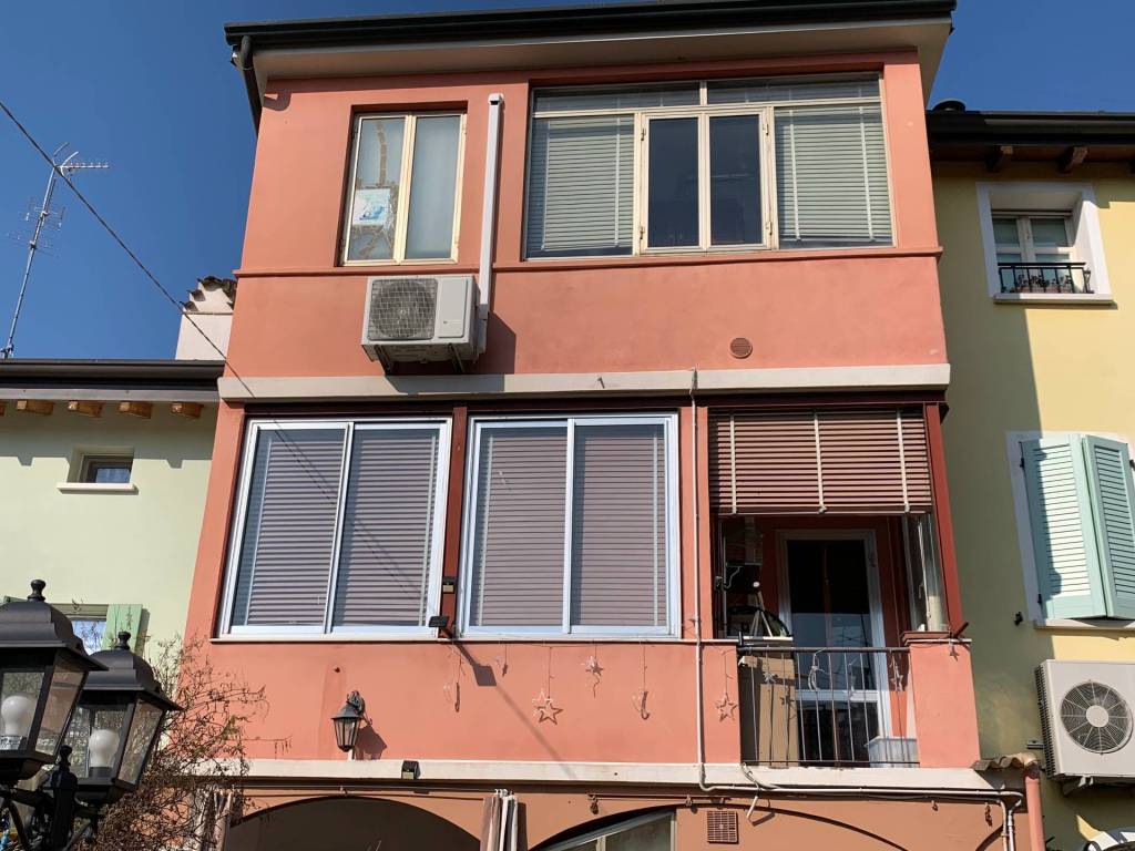 Casa indipendente a Mantova in Via Valsesia, 22 - Foto 3