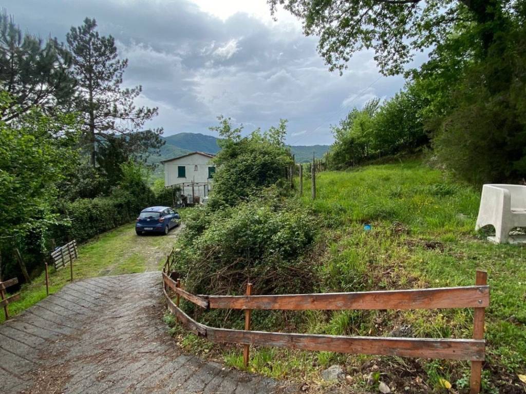 Villa a Neirone in Località Acqua, 98 - Foto 2