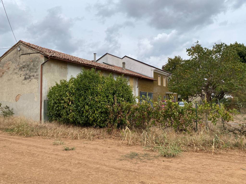 Casa indipendente a Alessandria in Via alle Cascine - Foto 2
