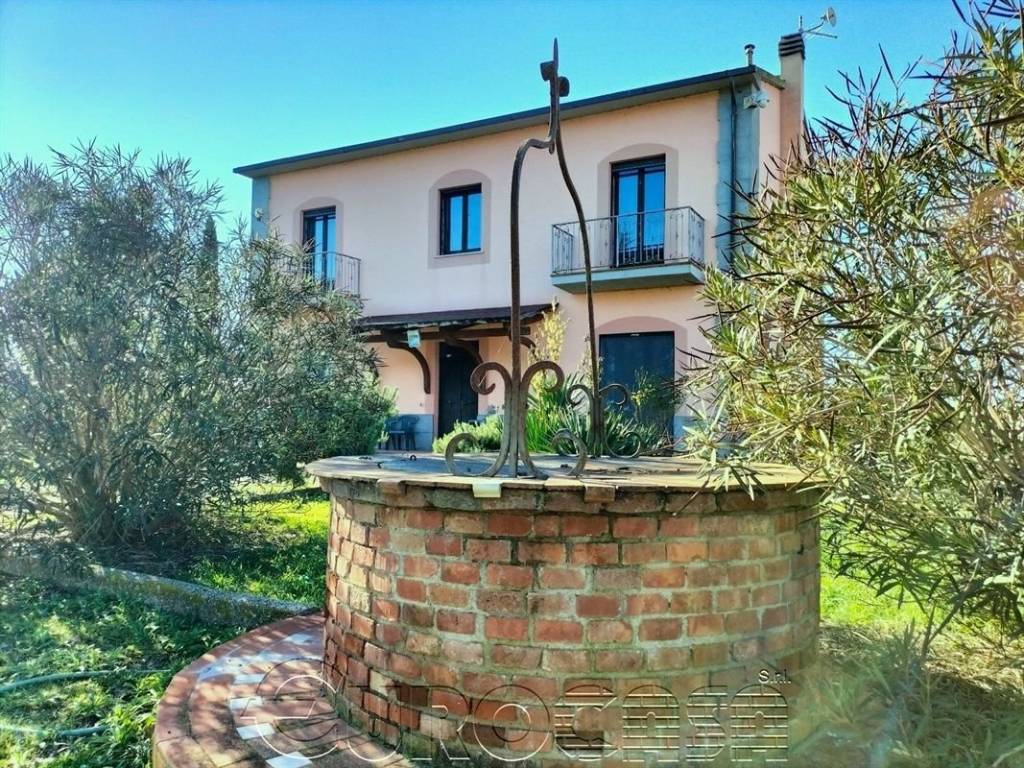Villa a Castiglione del lago in Strada Regionale Trasimeno Primo - Foto 2