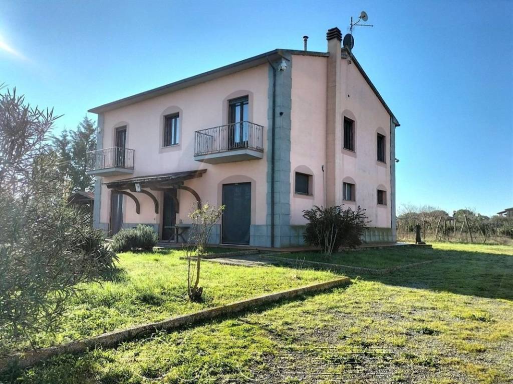 Villa a Castiglione del lago in Strada Regionale Trasimeno Primo - Foto 4