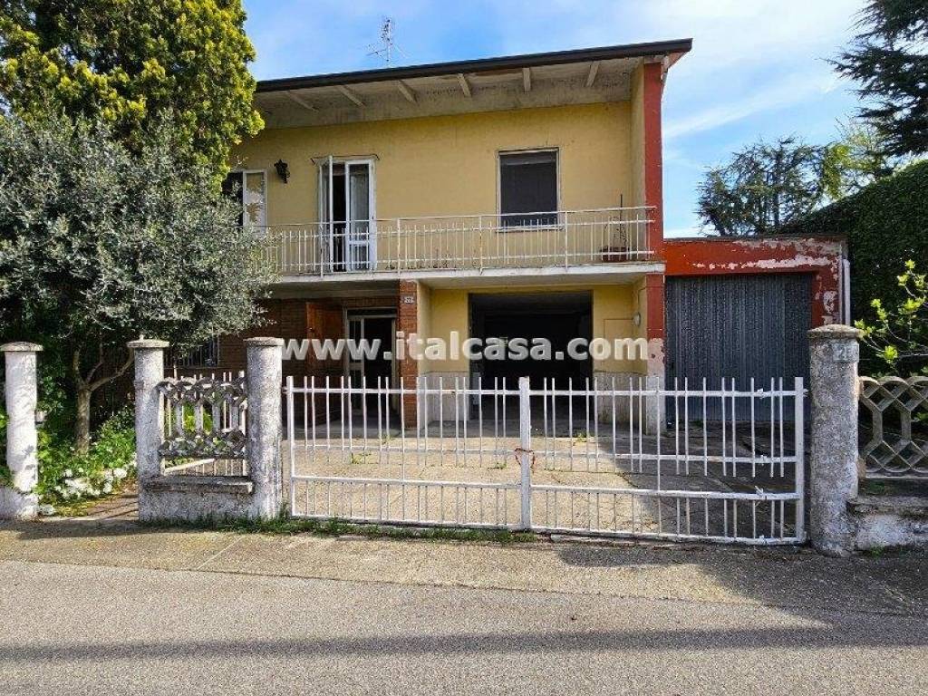 Villa a Curtatone in via montegrappa - Foto 2